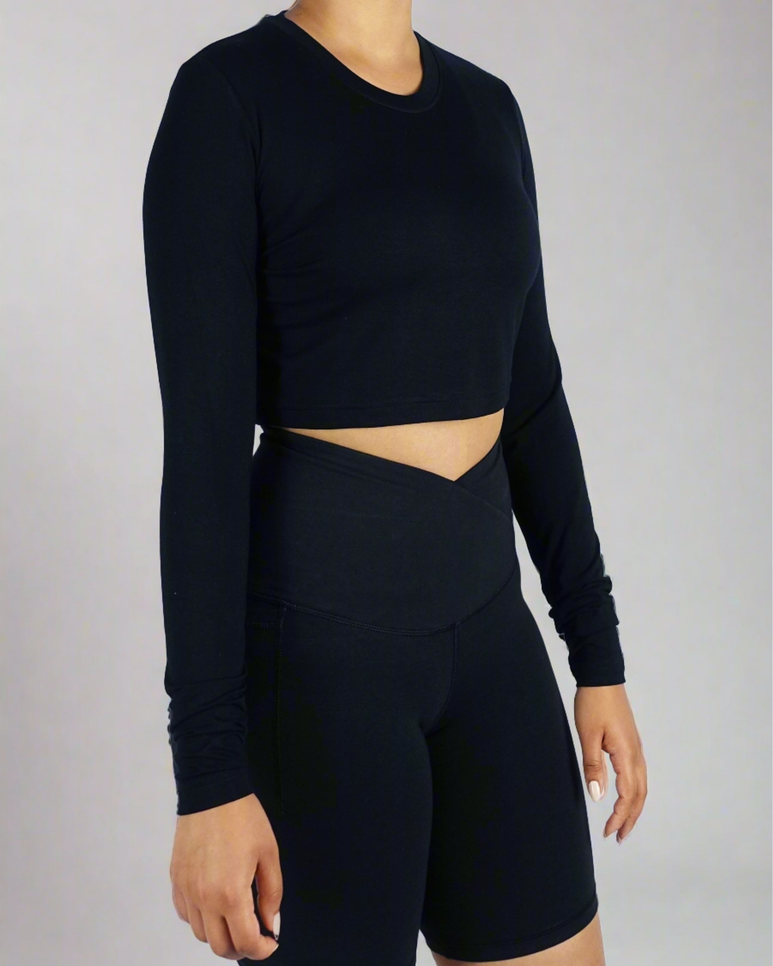Sustainable long sleeve crop tee, black