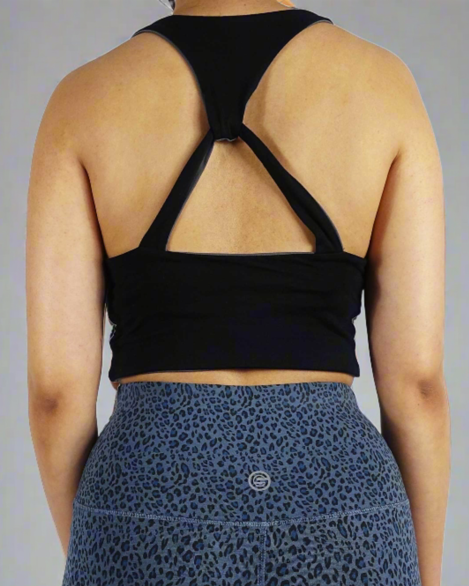 Gym top reversible, wear as black or grey